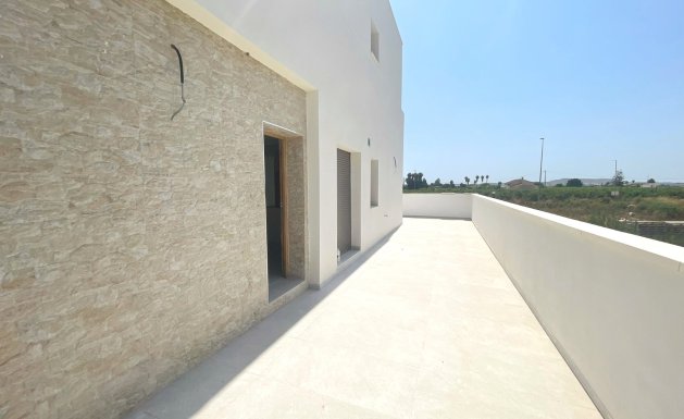 Reventa - Semi Detached - Daya Nueva