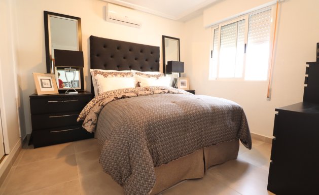 Herverkoop - Detached House / Villa - Orihuela Costa - Los Balcones