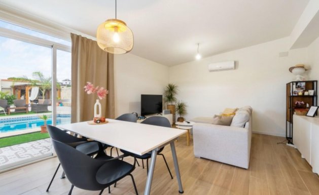 Resale - Villa / Detached - Ciudad Quesada - Quesada Center