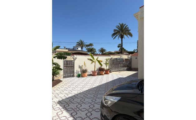 Resale - Villa / Detached - Ciudad Quesada - Quesada Center