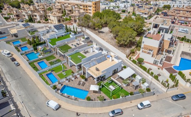 Resale - Villa - Orihuela Costa - Villamartín