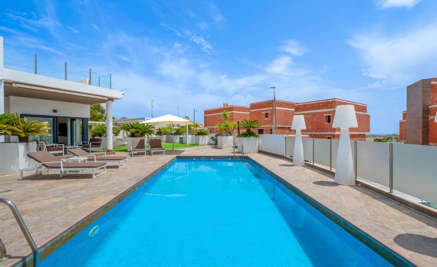 Resale - Villa - Orihuela Costa - Villamartín