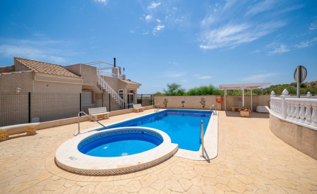 Resale - Villa - Algorfa