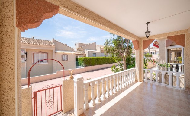 Resale - Villa - Algorfa
