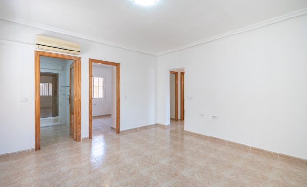 Resale - Villa - Algorfa