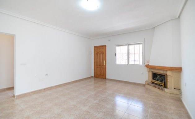Resale - Villa - Algorfa