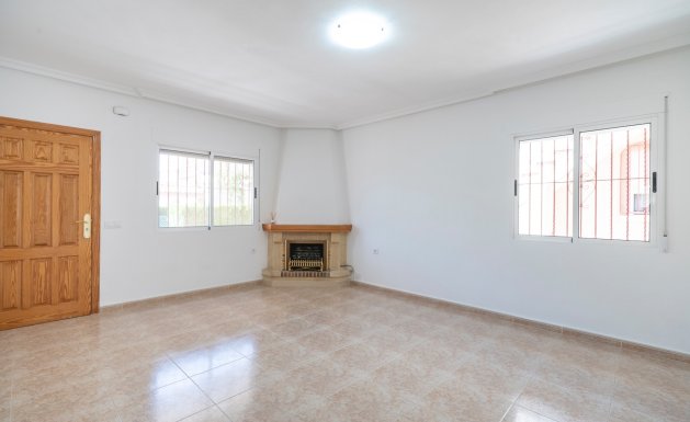 Resale - Villa - Algorfa