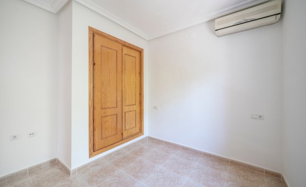 Resale - Villa - Algorfa