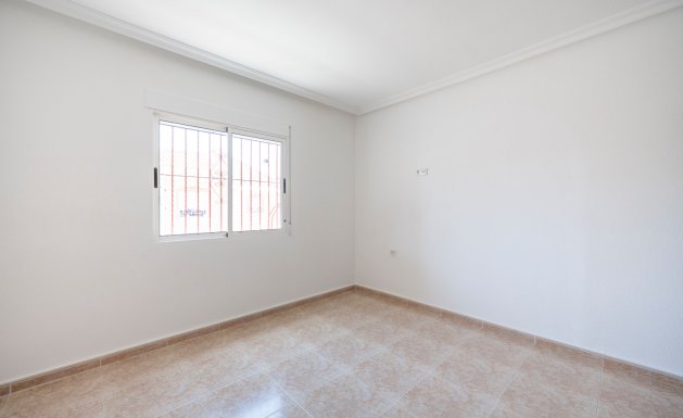 Resale - Villa - Algorfa