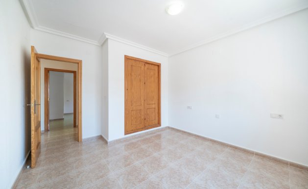 Resale - Villa - Algorfa