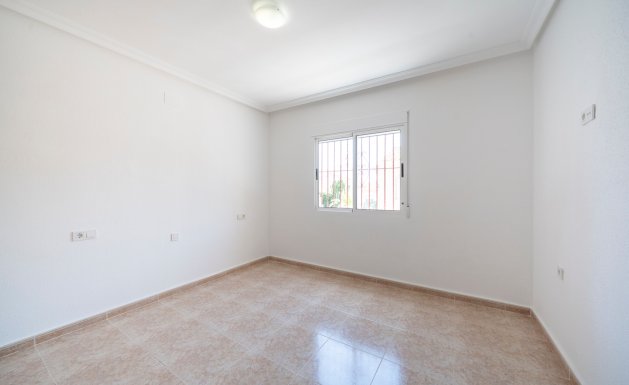 Resale - Villa - Algorfa