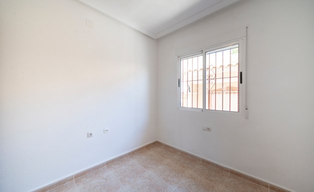 Resale - Villa - Algorfa