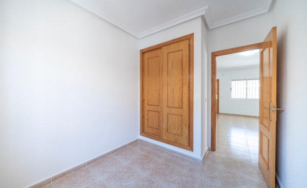 Resale - Villa - Algorfa