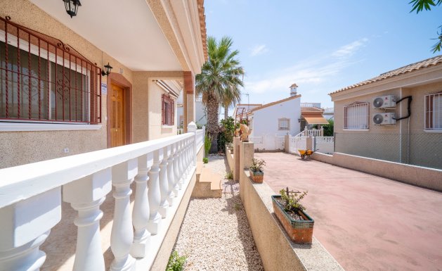 Resale - Villa - Algorfa