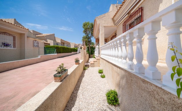 Resale - Villa - Algorfa