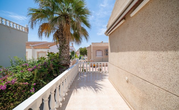 Resale - Villa - Algorfa