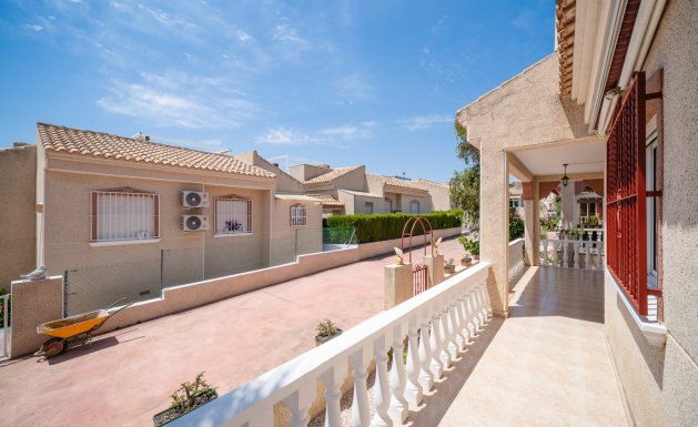 Resale - Villa - Algorfa