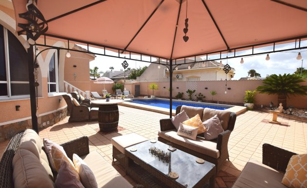 Reventa - Villa - Ciudad Quesada - Doña Pepa