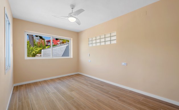 Resale - Villa - Alicante - La Nucía