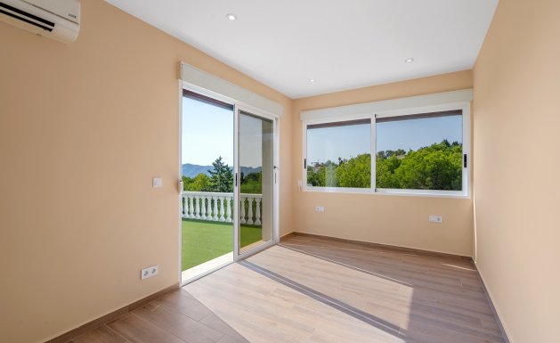 Resale - Villa - Alicante - La Nucía