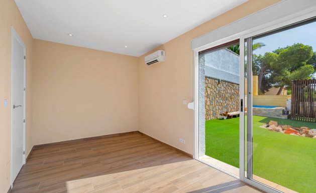 Resale - Villa - Alicante - La Nucía