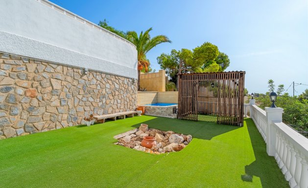 Resale - Villa - Alicante - La Nucía
