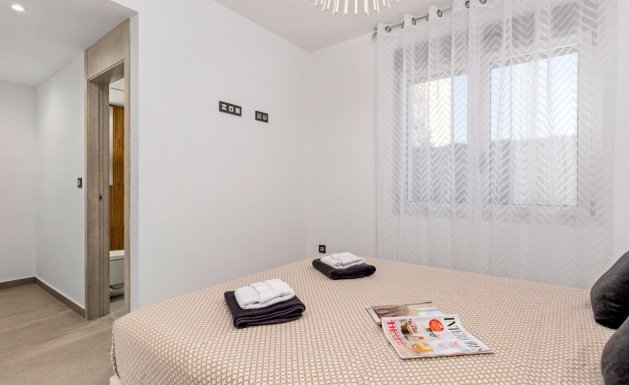 Herverkoop - Detached House / Villa - Guardamar del Segura - El Raso