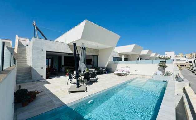 Reventa - Villa - Ciudad Quesada - La Fiesta