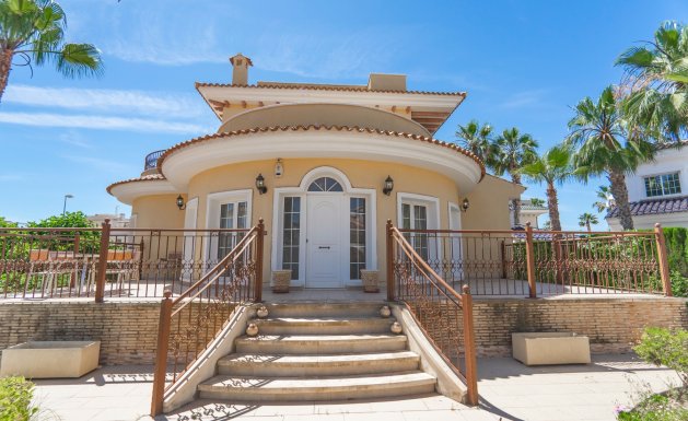 Reventa - Villa - Ciudad Quesada - Dona Pepa