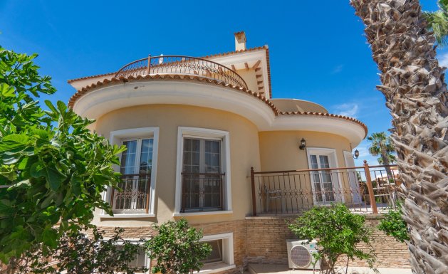 Reventa - Villa - Ciudad Quesada - Dona Pepa