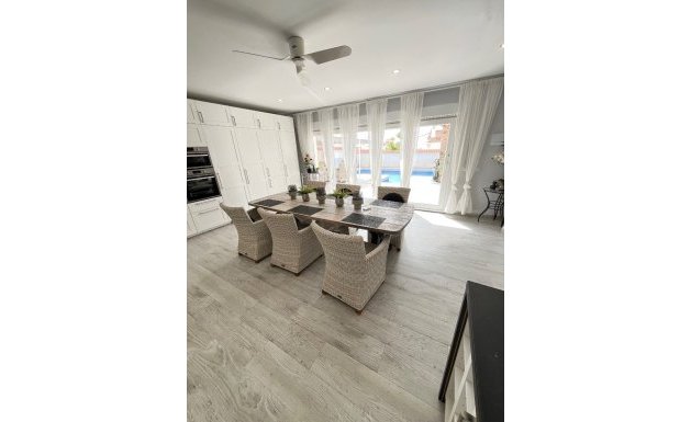 Resale - Detached House / Villa - Ciudad Quesada - Central Quesada