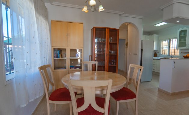 Herverkoop - Detached House / Villa - Guardamar del Segura - El Raso