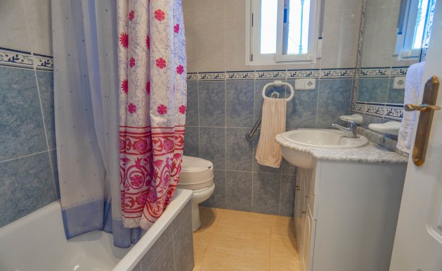 Herverkoop - Detached House / Villa - Guardamar del Segura - El Raso