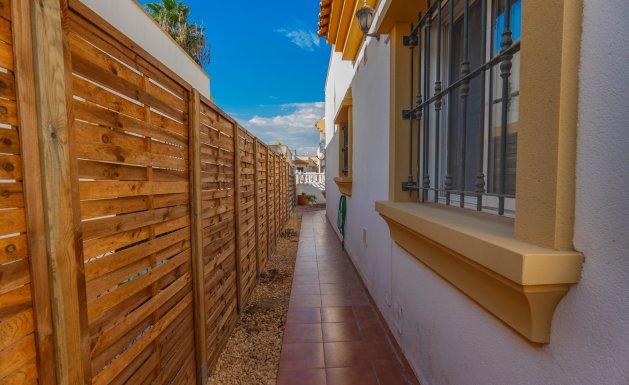 Herverkoop - Detached House / Villa - Guardamar del Segura - El Raso