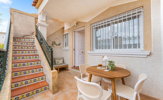 Resale - Chalet - Orihuela Costa - Villamartin