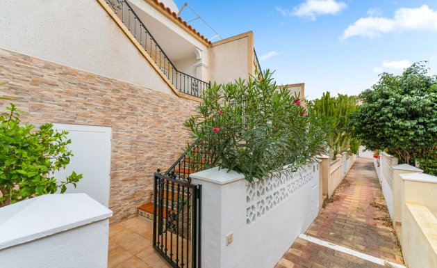 Resale - Chalet - Orihuela Costa - Villamartin