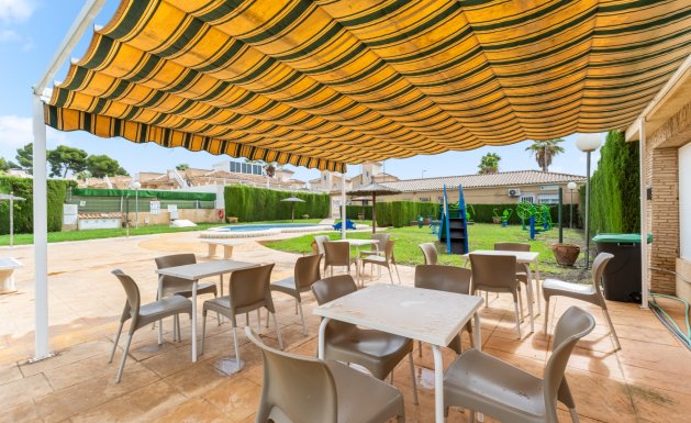Resale - Chalet - Orihuela Costa - Villamartin