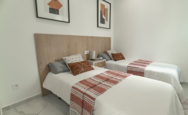 Herverkoop - Detached House / Villa - Torrevieja - La Florida