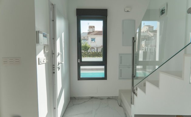 Herverkoop - Detached House / Villa - Torrevieja - La Florida