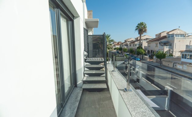 Herverkoop - Detached House / Villa - Torrevieja - La Florida