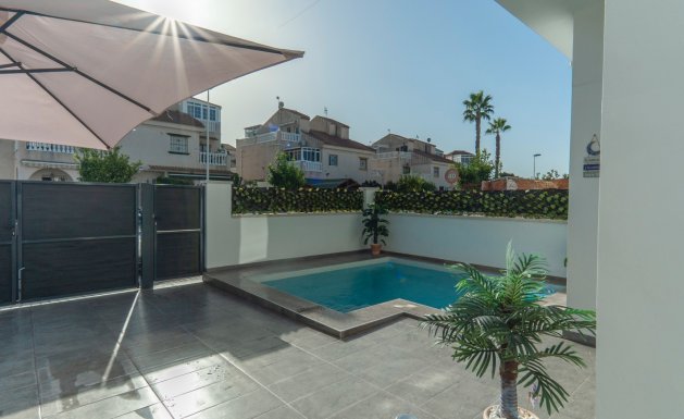 Herverkoop - Detached House / Villa - Torrevieja - La Florida