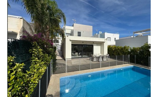Resale - Villa - Ciudad Quesada - Pueblo Bravo