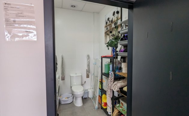 Resale - Commercial - Lo Crispin