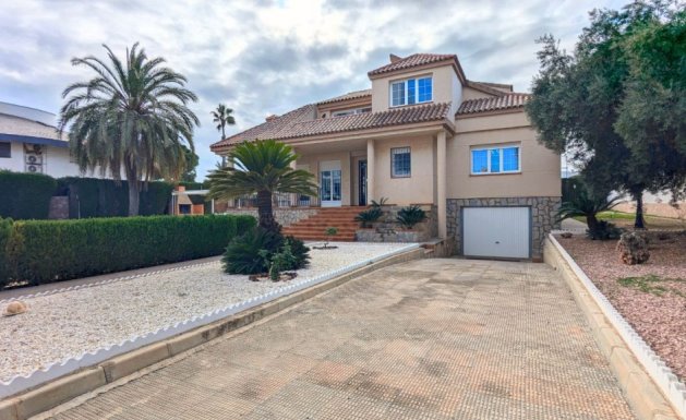 Herverkoop - Detached House / Villa - Mil Palmeras