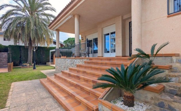 Herverkoop - Detached House / Villa - Mil Palmeras