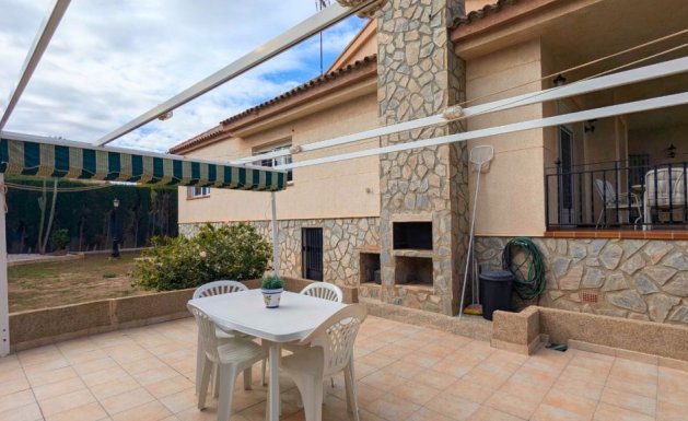 Herverkoop - Detached House / Villa - Mil Palmeras