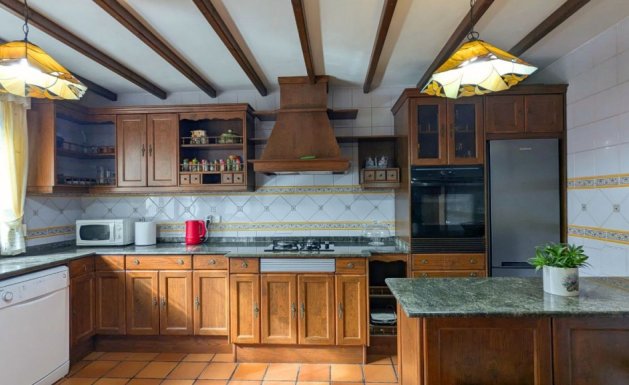 Herverkoop - Detached House / Villa - Mil Palmeras