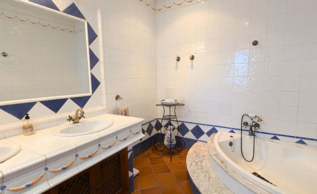 Herverkoop - Detached House / Villa - Mil Palmeras