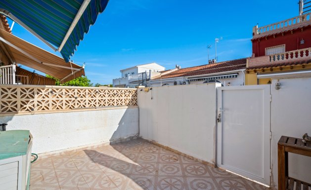 Resale - Chalet - Torrevieja - La Siesta