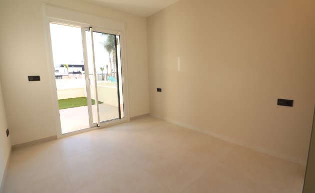 Resale - Apartment - Guardamar del Segura - El Raso